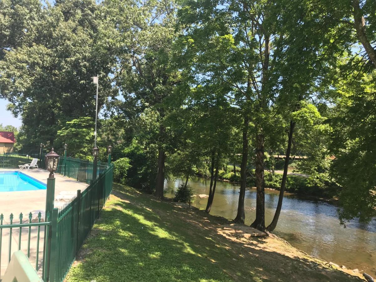 The River Cottage Pigeon Forge Εξωτερικό φωτογραφία
